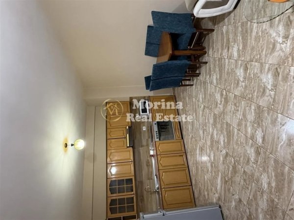 Tirane, jepet me qera apartament 2+1 Kati 2, 108 m² 600 € (Rruga Nexho Konomi)