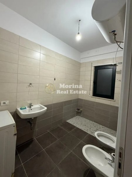 Tirane, jepet me qera apartament 2+1 Kati 2, 108 m² 600 € (Rruga Nexho Konomi)