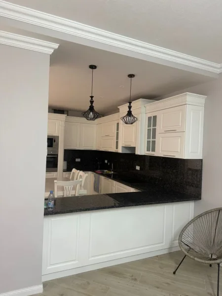 Durres, jepet me qera apartament 2+1+Ballkon Kati 2, 128 m² 1.000 € (Lagja 13 Plazh-Durres)