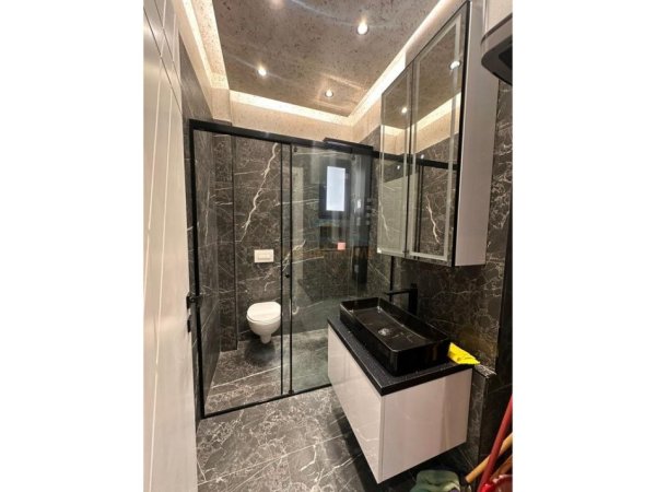 Vlore, jepet me qera apartament 1+1+Ballkon Kati 2, 60 m² 500 € (Tiku dhe Mato)