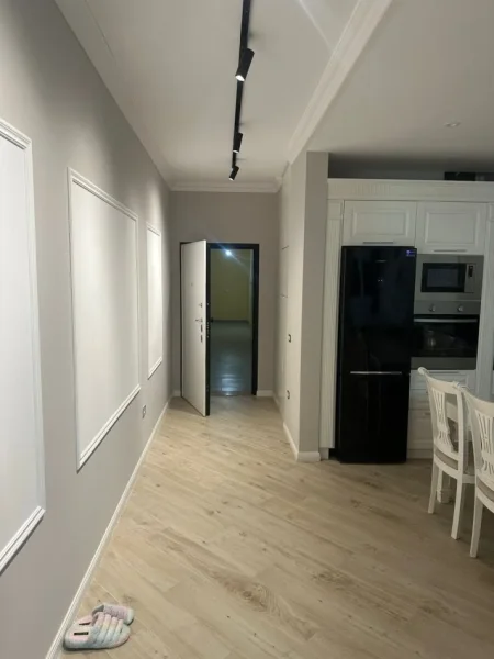 Durres, jepet me qera apartament 2+1+Ballkon Kati 2, 128 m² 1.000 € (Lagja 13 Plazh-Durres)