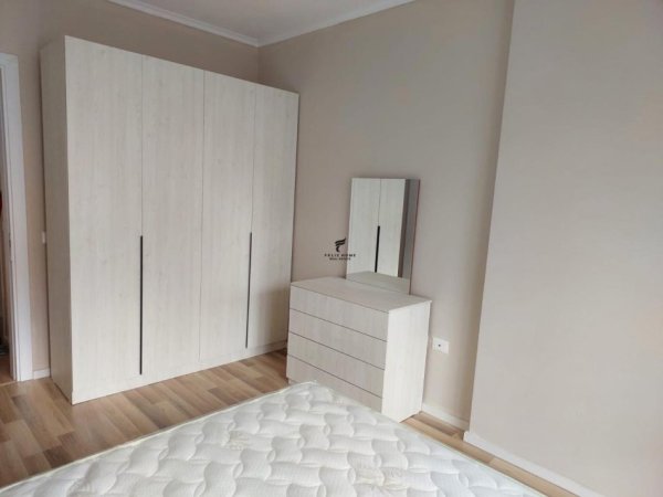 Tirane, jepet me qera apartament 1+1 Kati 4, 65 m² 500 € (ASTIR)
