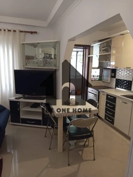Tirane, jepet me qera apartament 3+1+Ballkon Kati 1, 120 m² 550 € (ISH PARKU AUTOBUZAVE)
