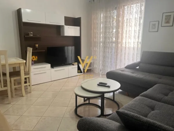 Tirane, jepet me qera apartament 2+1+Ballkon Kati 4, 104 m² 500 € (ASTIR)