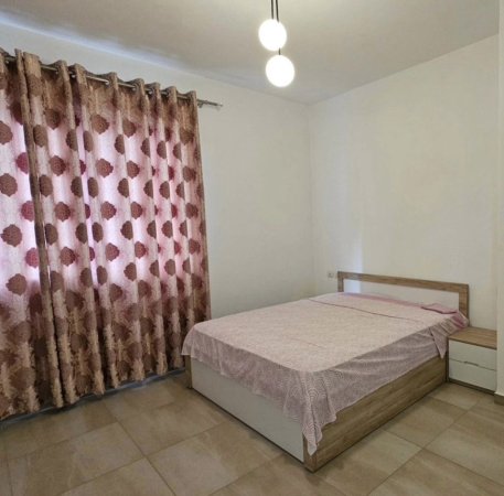 Tirane, jepet me qera apartament 1+1+Ballkon Kati 2, 63 m² 500 € (KOPESHTI BOTANIK)