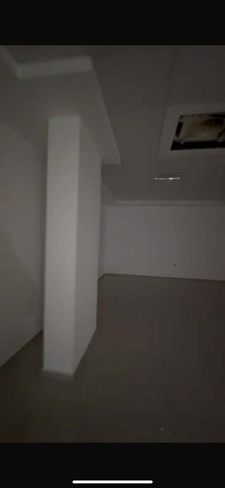 Durres, jepet me qera ambjent biznesi Kati 1, 45 m² 350 € (Tek Euro 1 pallati Sportit)