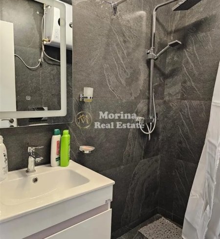 Tirane, jepet me qera apartament 1+1 Kati 1, 55 m² 700 € (Rruga fortuzi)