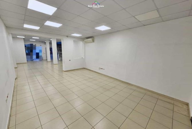 Tirane, jap me qera ambjent biznesi , 290 m² 4.200 € (Rruga Myslym Shyri)