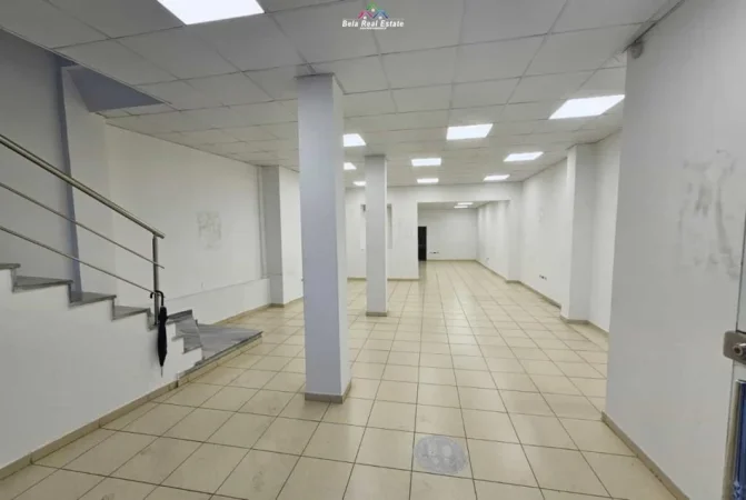 Tirane, jap me qera ambjent biznesi , 290 m² 4.200 € (Rruga Myslym Shyri)