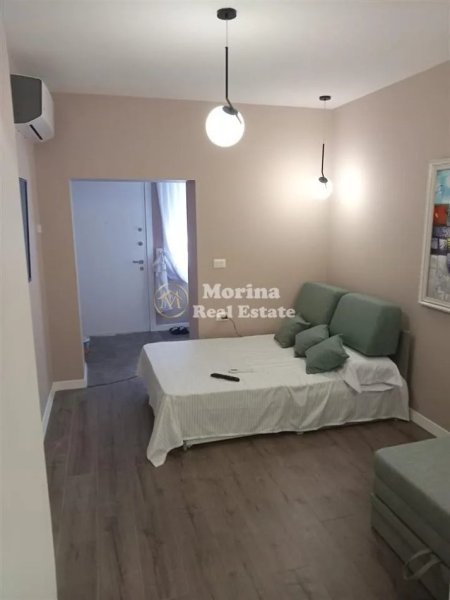 Tirane, jepet me qera garsonier Kati 1, 35 m² 400 € (Rruga Fortuzi)
