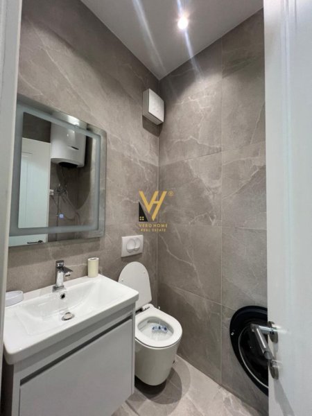 Tirane, jepet me qera apartament 2+1+Ballkon Kati 1, 110 m² 900 € (KOMUNA E PARISIT)