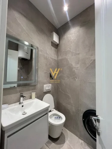 Tirane, jepet me qera apartament 2+1+Ballkon Kati 1, 110 m² 900 € (KOMUNA E PARISIT)