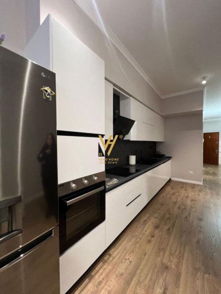 Tirane, jepet me qera apartament 2+1+Ballkon Kati 1, 110 m² 900 € (KOMUNA E PARISIT)