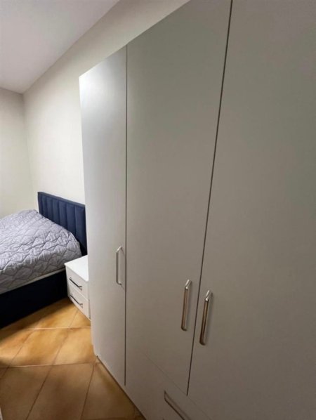 Tirane, jepet me qera apartament 1+1 Kati 6, 65 m² 600 € (bllok)