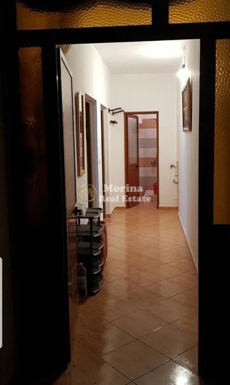 Tirane, jepet me qera shtepi 1+1 Kati 1, 60 m² 320 € (Rruga Zija Kambo)