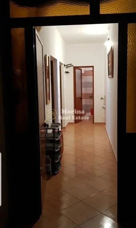 Tirane, jepet me qera shtepi 1+1 Kati 1, 60 m² 400 € (5 Maji)
