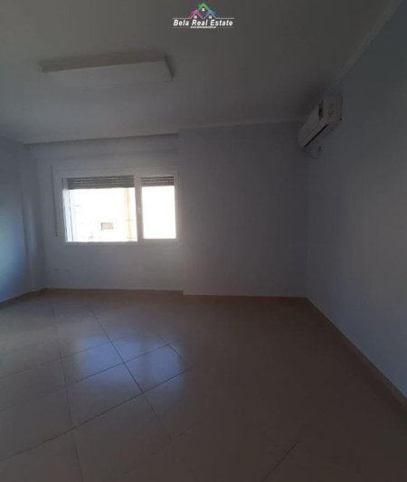 Tirane, jepet me qera zyre Kati 1, 95 m² 800 € (Qender)