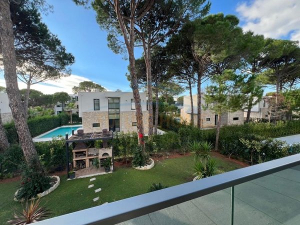 GJIRI I LALEZIT shitet Vile 2 Katshe , 728 m² 1.600.000 € (SAN PIETRO GJIRI I LALEZIT)