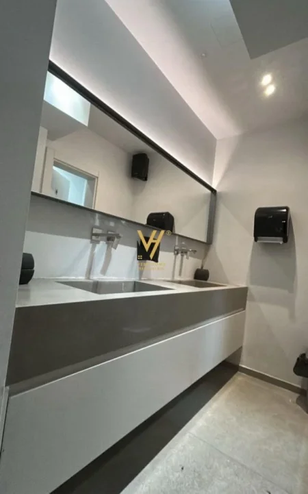 Tirane, shitet lokal Kati 0, 156 m² 330.000 € (ALI DEMI)