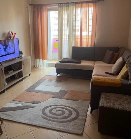Tirane, jepet me qera apartament 1+1 Kati 4, 70 m² 500 € (delijorgji)