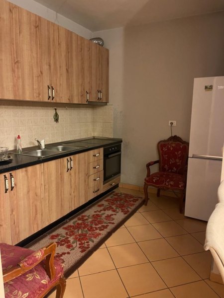 Tirane, jepet me qera apartament 1+1 Kati 4, 70 m² 500 € (delijorgji)