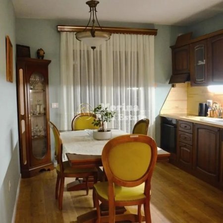 Tirane, jepet me qera apartament 2+1 Kati 4, 100 m² 800 € (Rruga e Kavajes)