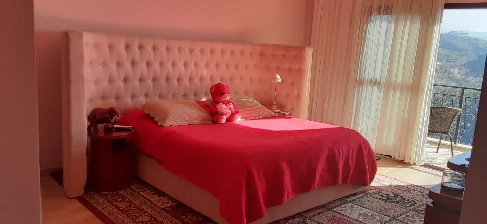 Tirane, jepet me qera apartament 2+1+Ballkon Kati 2, 150 m² 550 € (Rezidenca Chateau Linza)