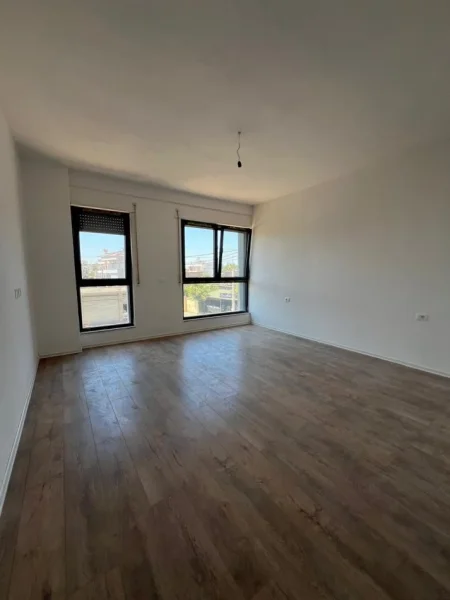 Tirane, shitet apartament 1+1+Ballkon , 79 m² 149.000 € (JORDAN MISJA)