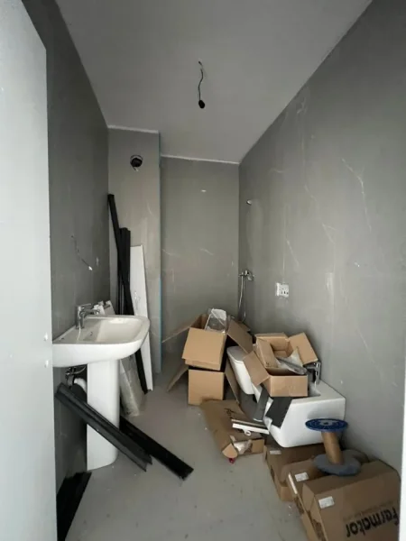 Tirane, shitet apartament 1+1+Ballkon , 79 m² 149.000 € (JORDAN MISJA)