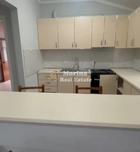 Tirane, jepet me qera shtepi 1+1 Kati 4, 70 m² 400 € (Rruga Idriz Dollaku)