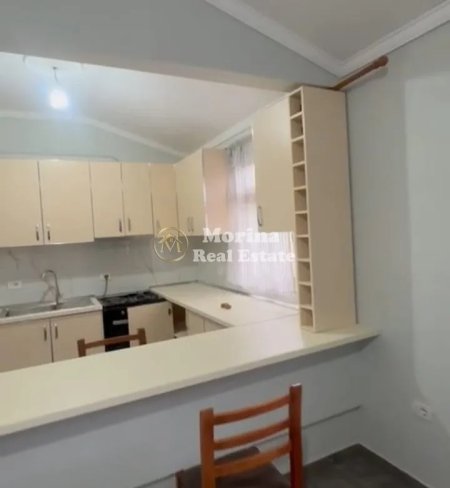 Tirane, jepet me qera shtepi 1+1 Kati 4, 70 m² 400 € (Rruga Idriz Dollaku)