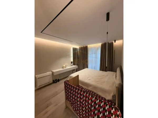 Tirane, shitet apartament 3+1+Ballkon Kati 2, 165 m² 355.000 € (Kopshti Botanik)