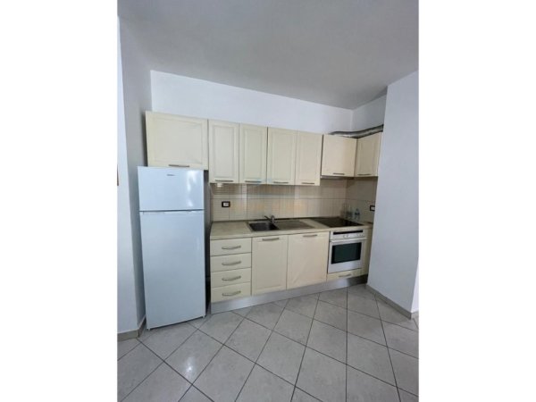 Tirane, jepet me qera apartament 2+1+Ballkon Kati 5, 104 m² 550 € (Astir)