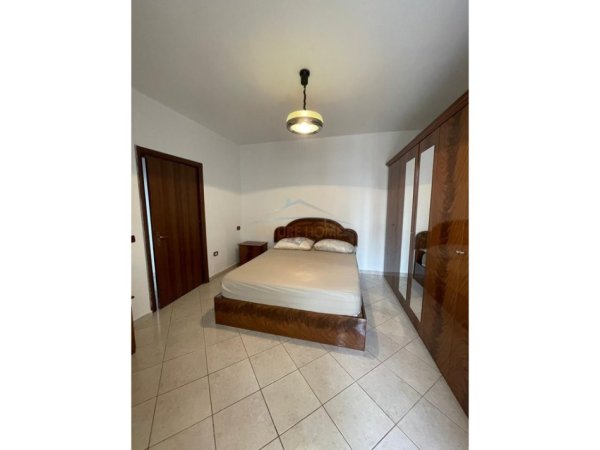 Tirane, jepet me qera apartament 2+1+Ballkon Kati 5, 104 m² 550 € (Astir)