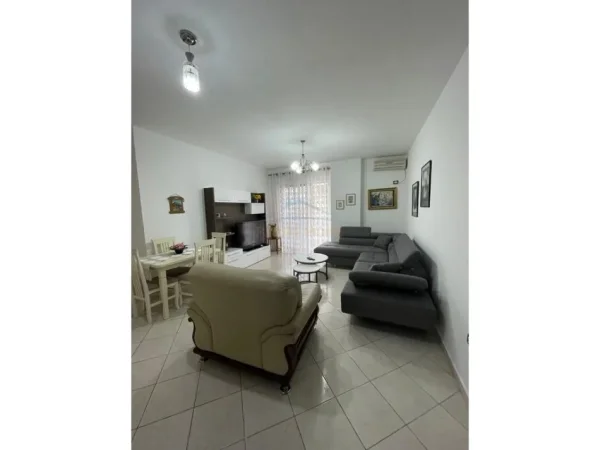 Tirane, jepet me qera apartament 2+1+Ballkon Kati 5, 104 m² 550 € (Astir)