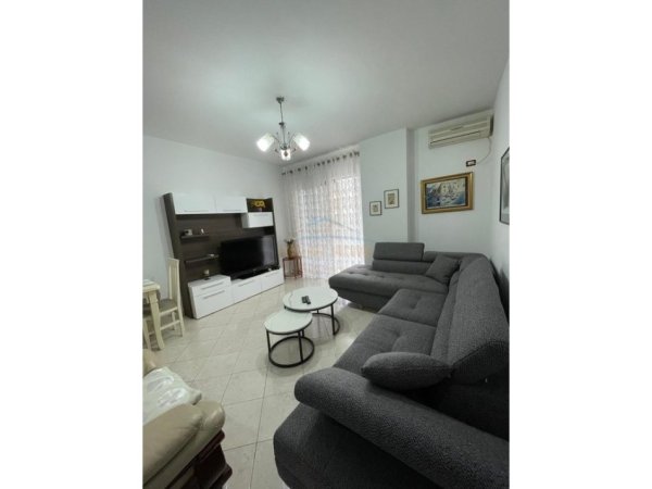 Tirane, jepet me qera apartament 2+1+Ballkon Kati 5, 104 m² 550 € (Astir)