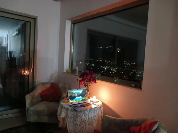 Tirane, jepet me qera apartament 2+1+Ballkon Kati 2, 150 m² 550 € (Rezidenca Chateau Linza)