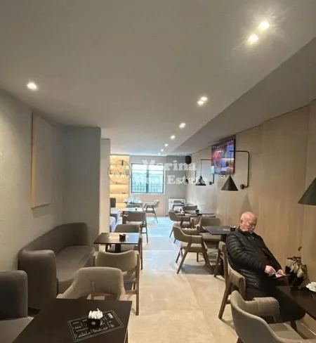 Tirane, shitet lokal , 150 m² 330.000 € (Ali Demi)