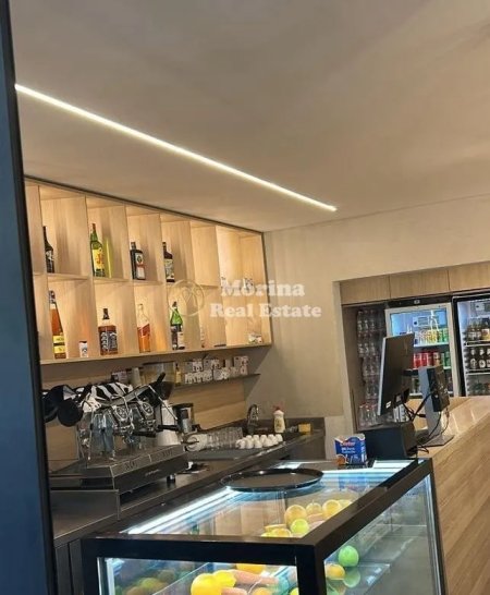 Tirane, shitet lokal , 150 m² 330.000 € (Ali Demi)