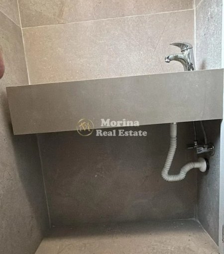 Tirane, shitet lokal , 150 m² 330.000 € (Ali Demi)