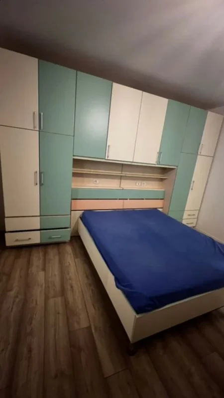 Tirane, jepet me qera apartament 1+1 Kati 1, 60 m² 500 € (qender)