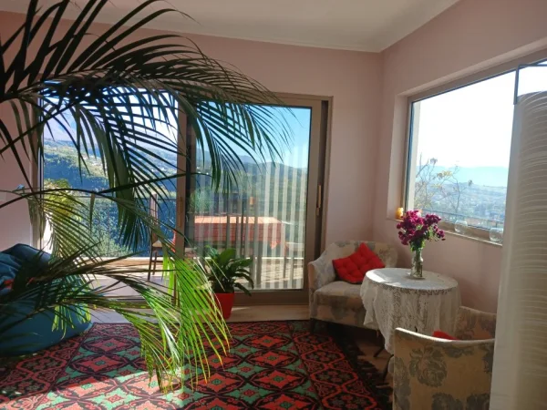 Tirane, jepet me qera apartament 2+1+Ballkon Kati 2, 150 m² 550 € (Rezidenca Chateau Linza)