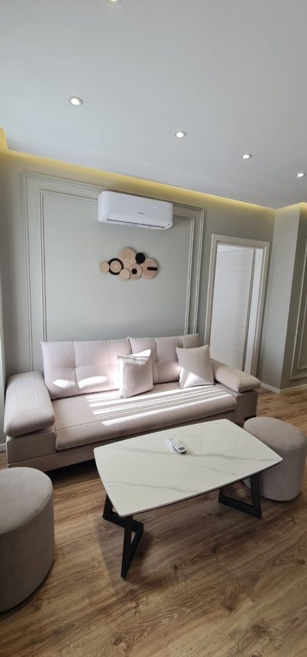 Tirane, jepet me qera apartament 1+1 Kati 4, 70 m² 550 € 