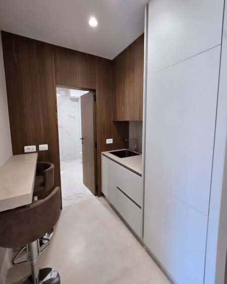 Tirane, shitet 2+1 , 86 m² 