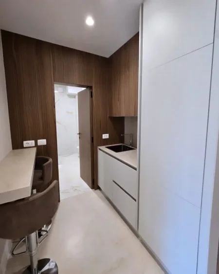 Tirane, shitet 2+1 , 86 m² 