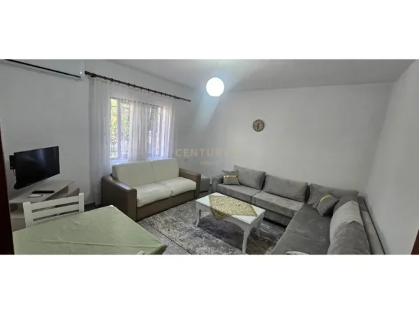 Tirane, jepet me qera apartament 1+1 Kati 1, 70 m² 450 € (Ish Parku)