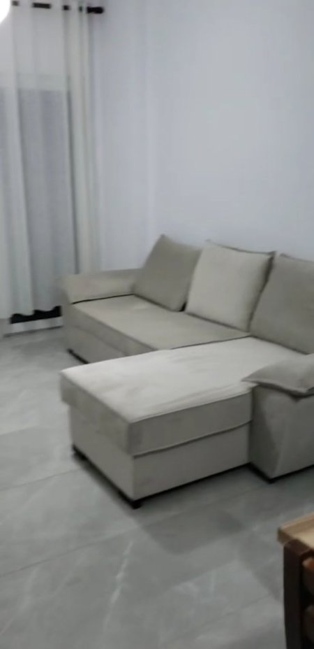 Tirane, jepet me qera apartament 2+1+Ballkon Kati 4, 110 m² 550 € (Ali Shefqeti)