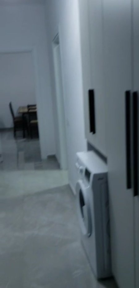 Tirane, jepet me qera apartament 2+1+Ballkon Kati 4, 110 m² 550 € (Ali Shefqeti)