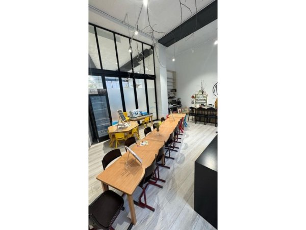 Tirane, jepet me qera ambjent biznesi Kati 0, 110 m² 1.500 € 