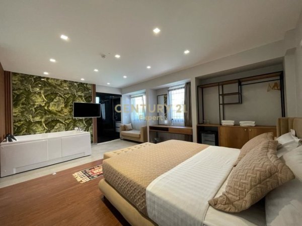Tirane, jepet me qera hotel , 241 m² 6.500 € 